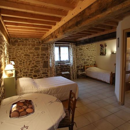 Ferme Cidricole Hugues Desfrieches Bed & Breakfast Sainte-Marguerite-de-Carrouges Rom bilde