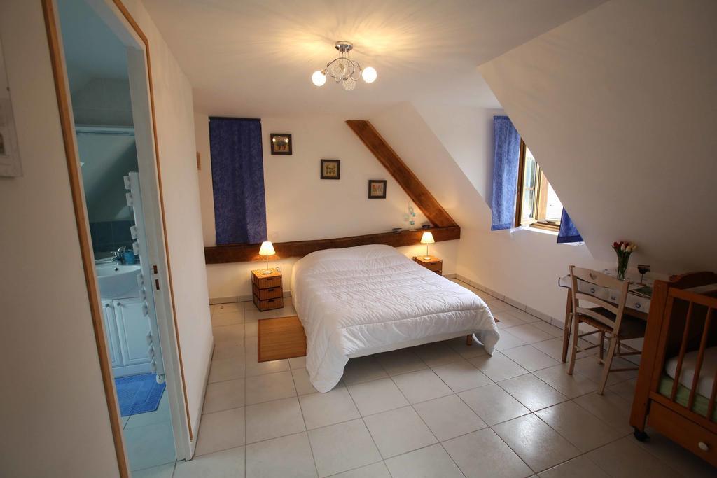 Ferme Cidricole Hugues Desfrieches Bed & Breakfast Sainte-Marguerite-de-Carrouges Rom bilde