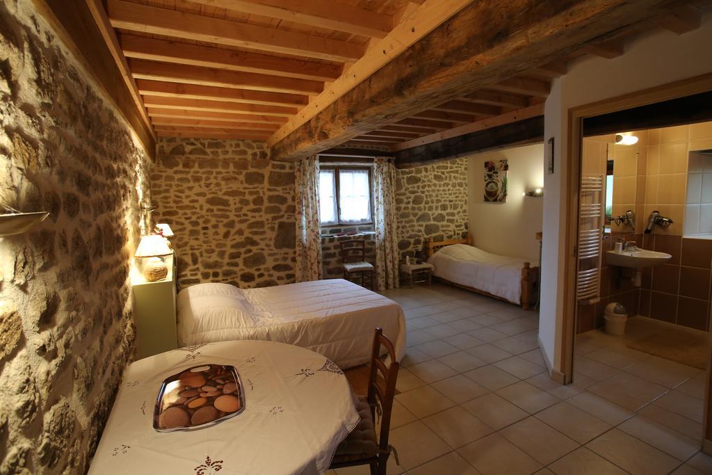Ferme Cidricole Hugues Desfrieches Bed & Breakfast Sainte-Marguerite-de-Carrouges Rom bilde